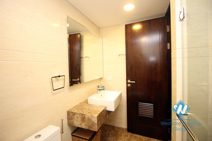 Exquisite high rise condo apartment for rent in city centre